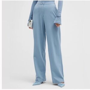 WEWOREWHAT Relaxed Wide Leg Pant